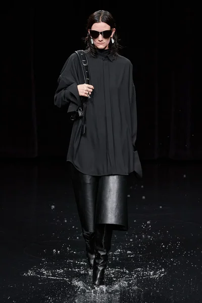 Look 29